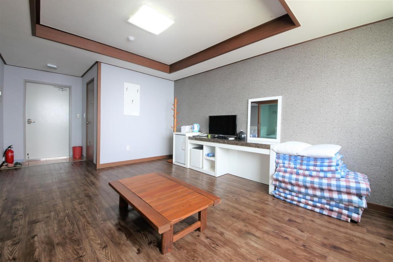 Woorim Hotel Jeju Exterior photo